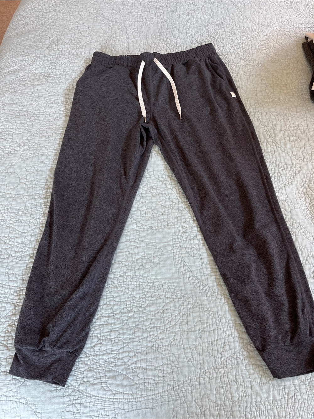 Vuori classic super soft Charcoal Jogger Pants - size M Great!